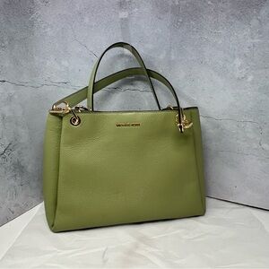 ❤️Michael Kors Trisha Large Pebble Leather Shoulder Bag. Sage Green.